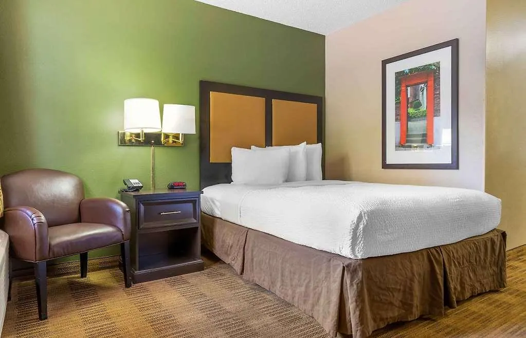 Extended Stay America Suites - Louisville - Dutchman Hotel